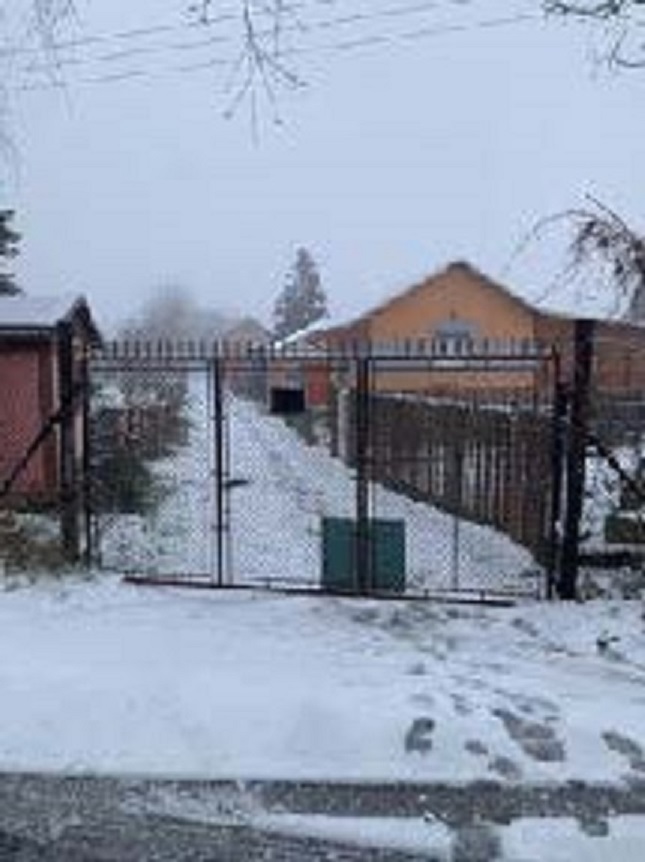 Pozemek s rekreačním objektem nezapsaným na LV
